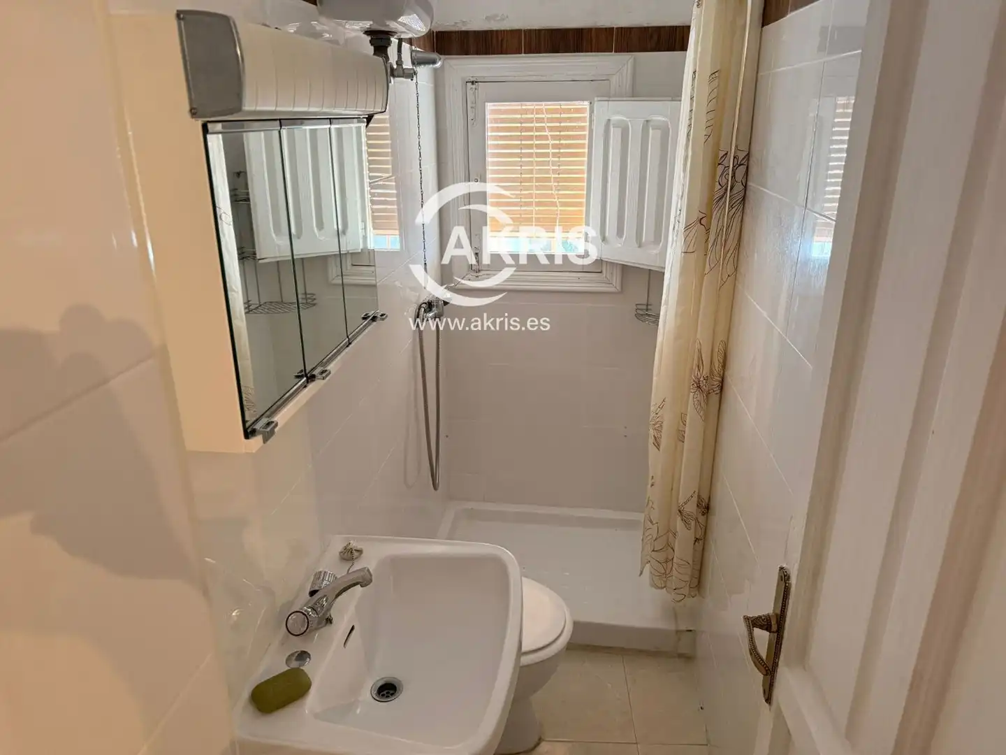 Bathroom of Houses for sale in San Pablo de los Montes