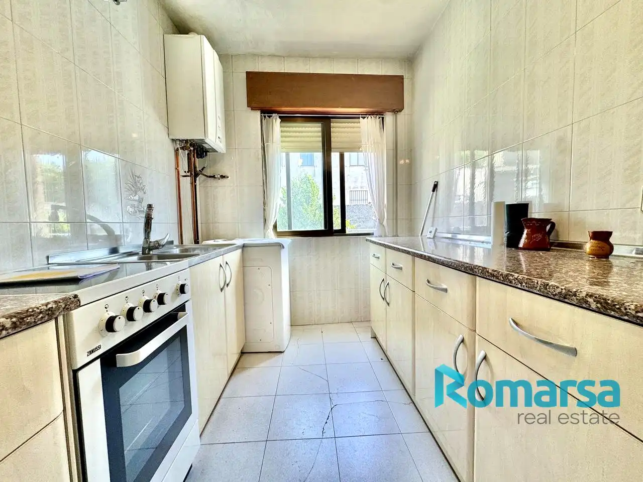 Cocina de Piso en venta en Ávila con Calefacción, Parquet y Trastero
