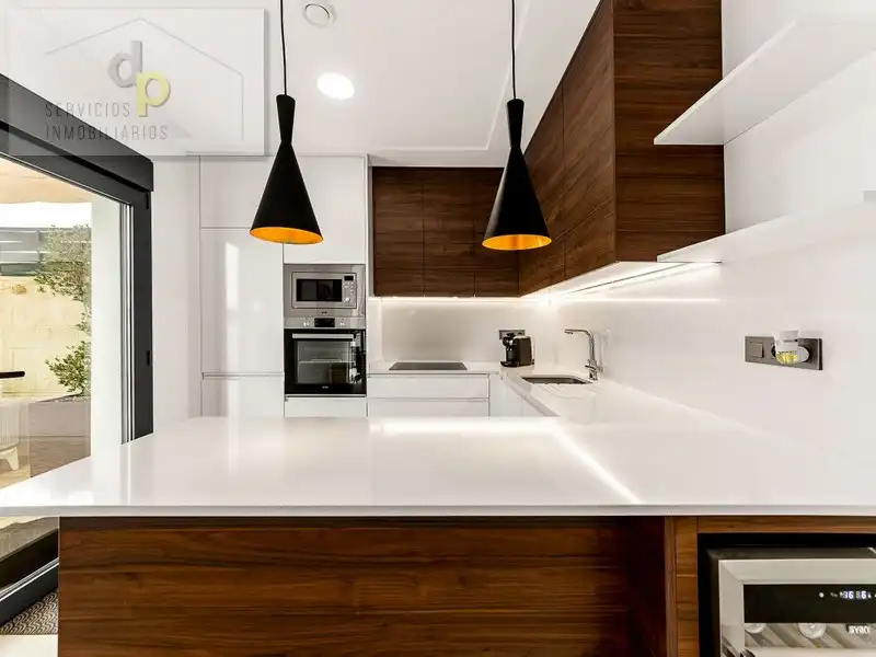 Chalet con piscina en venta en Calle Soria 19, imagen 2