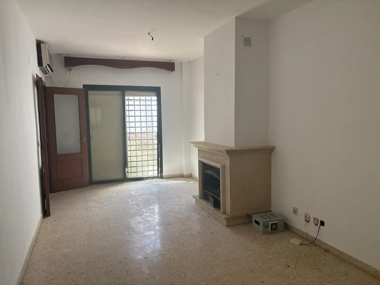 Living room of Detached homes for sale in Sevilla  with Storage room and Balcony