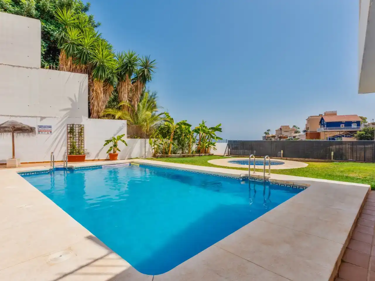 Piscina de Casa adosada en venda en Fuengirola amb Aire condicionat, Terrassa i Piscina