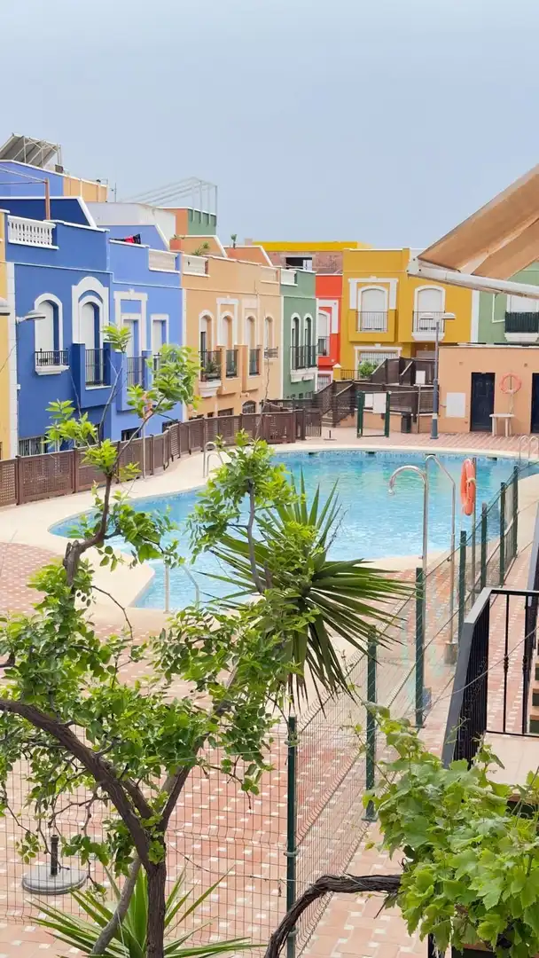 Adossat amb piscina en venda a Adra