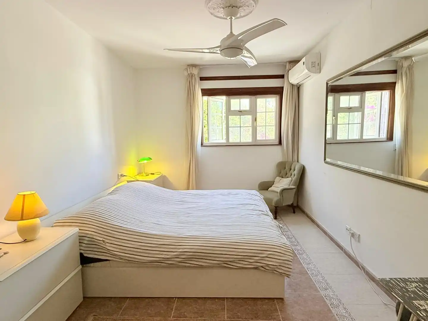 Dormitori de Casa o xalet en venda en Benalmádena amb Aire condicionat, Jardí privat i Terrassa