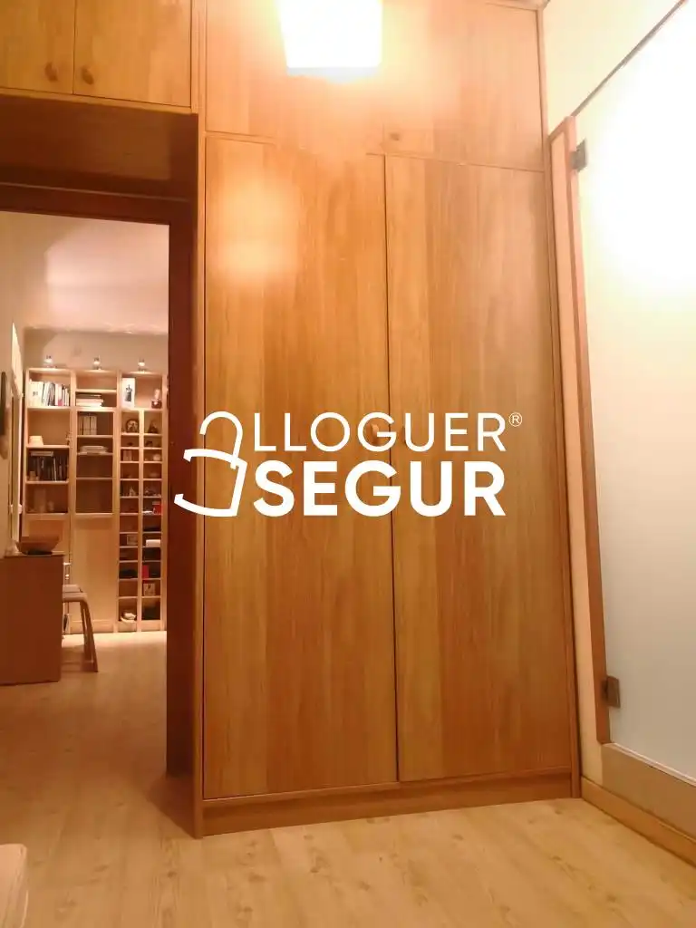 Àtic de lloguer en Barcelona amb Aire condicionat i Moblat