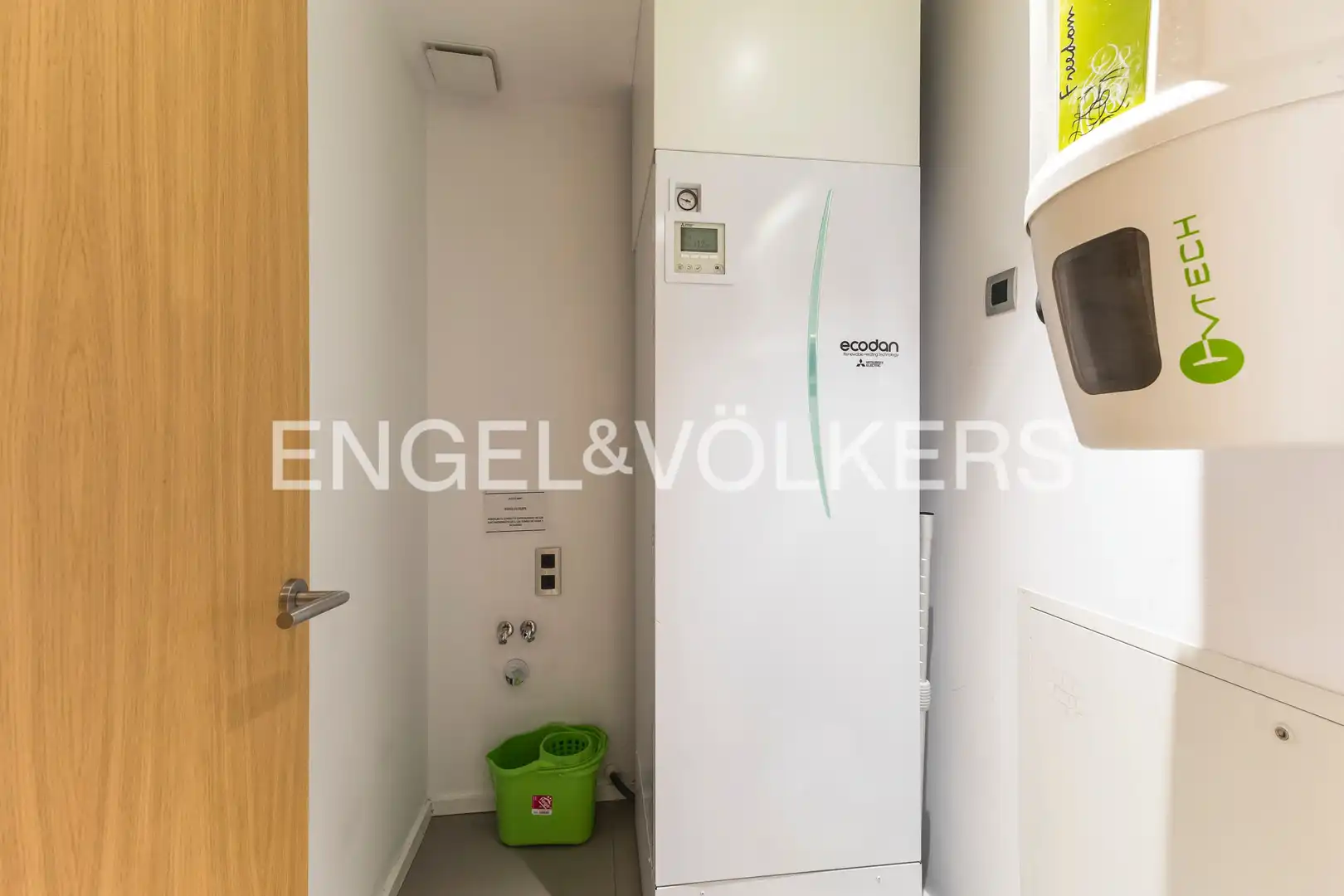 Flat for rent in Madrid  with Air Conditioner, Heating and Storage room