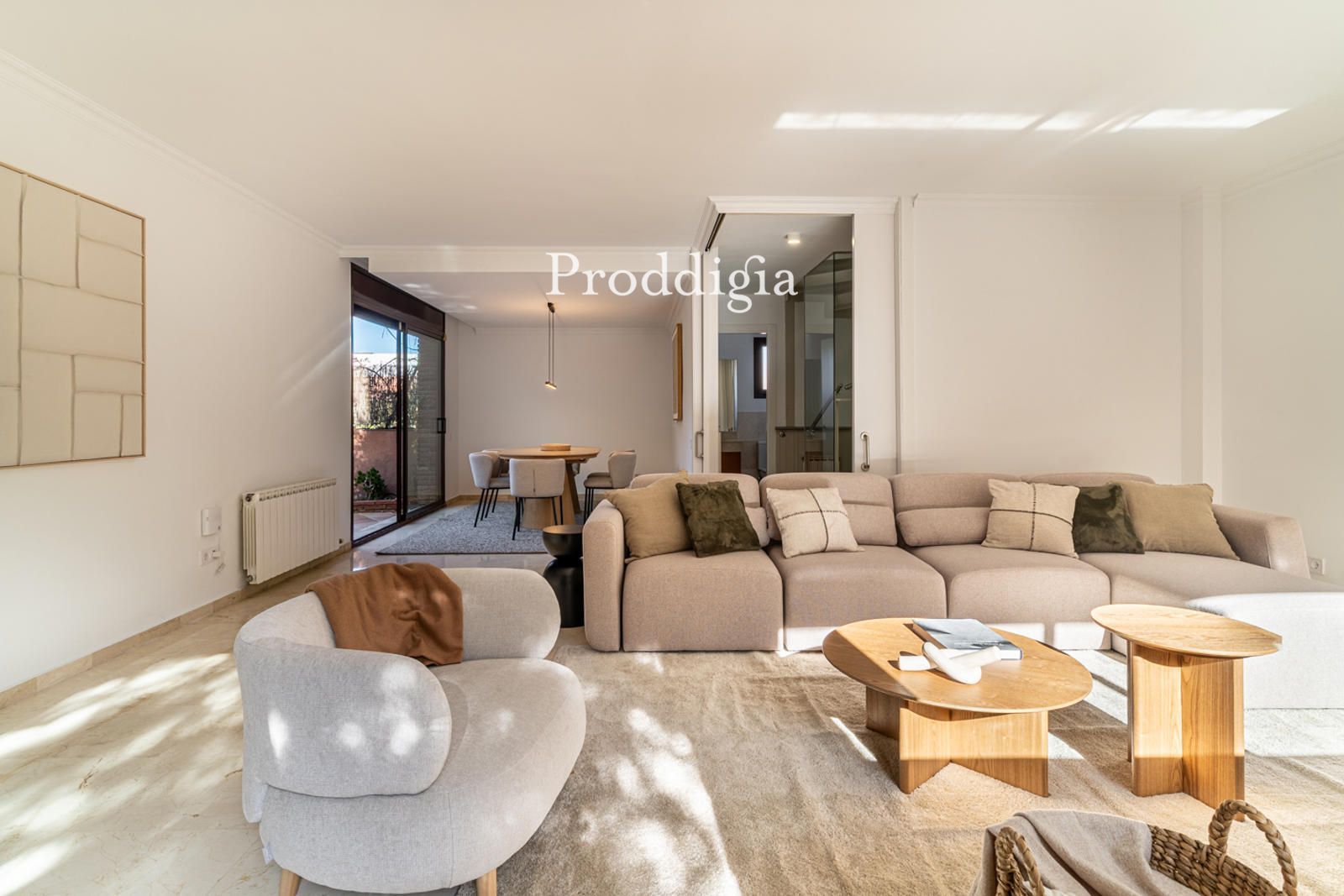 Sala d'estar de Casa adosada en venda en Sant Cugat del Vallès amb Aire condicionat, Calefacció i Traster