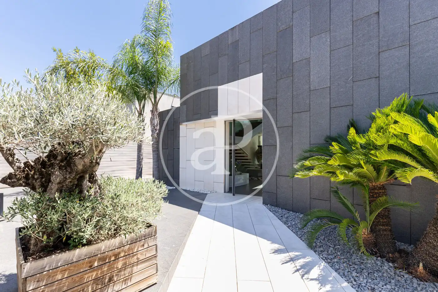 Vista exterior de Casa o xalet en venda en Sant Cugat del Vallès amb Aire condicionat, Calefacció i Jardí privat