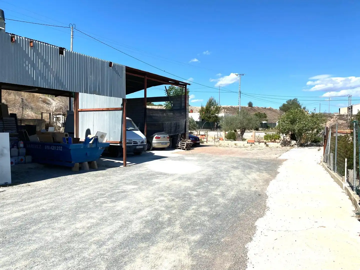Vista exterior de Nau industrial en venda en Aspe