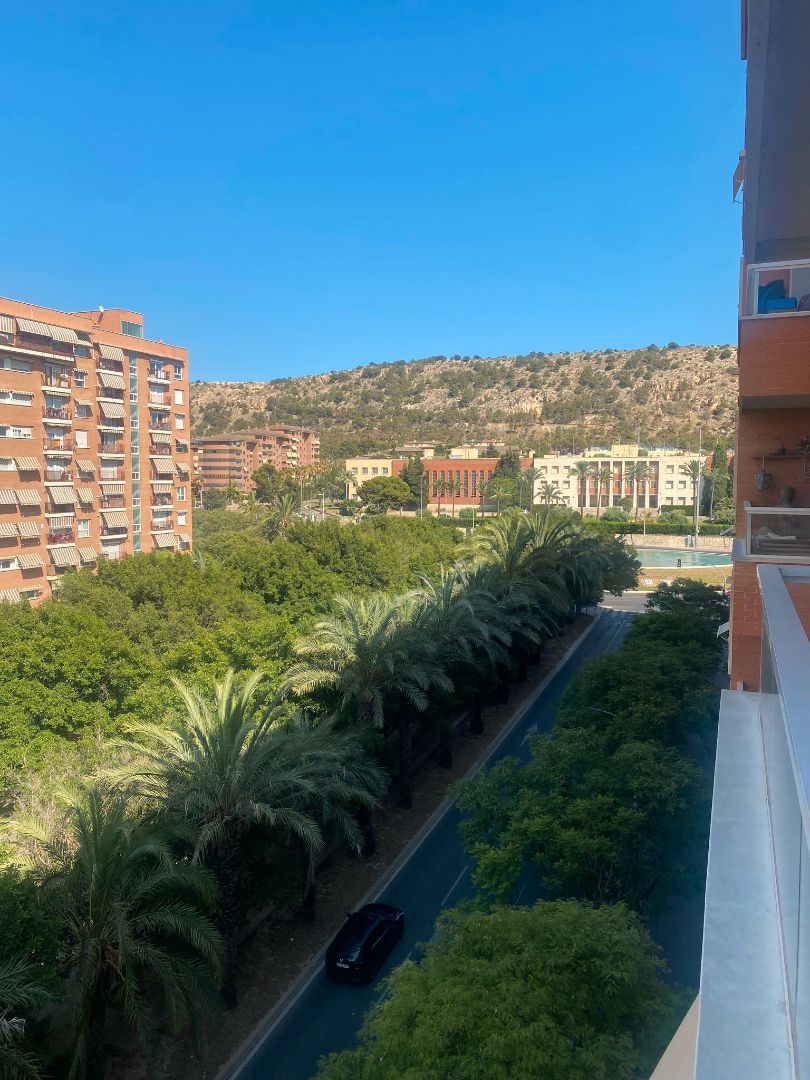 Vista exterior de Piso de alquiler en Alicante / Alacant con Aire acondicionado, Calefacción y Parquet