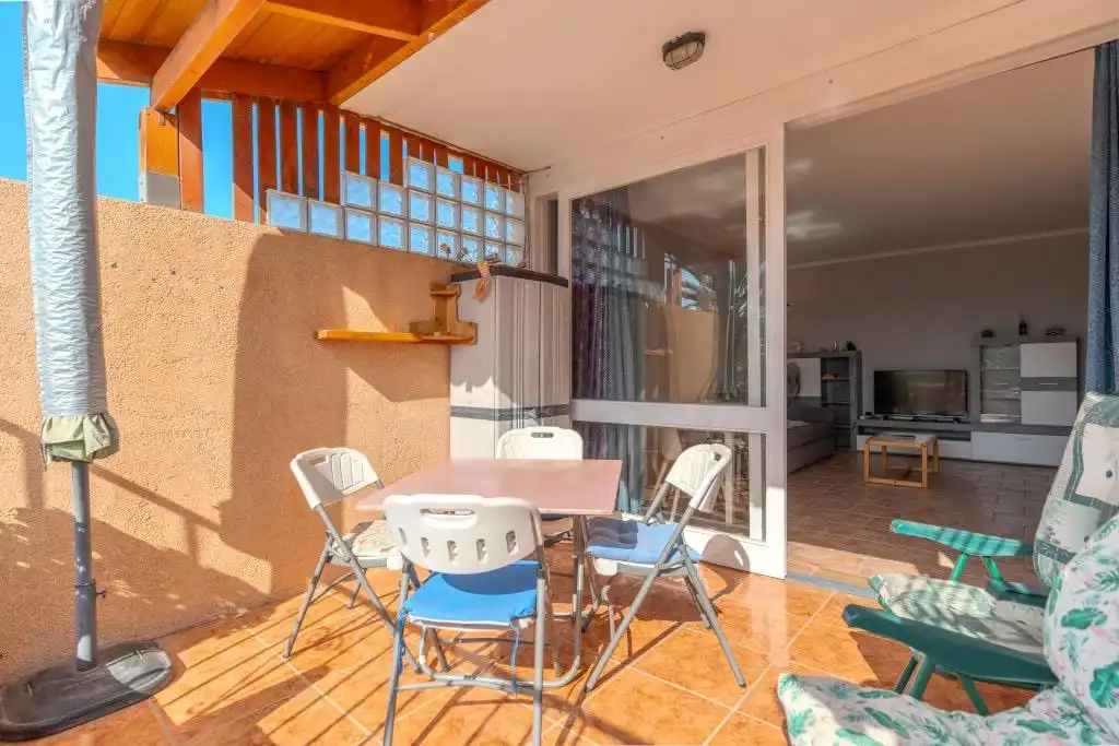 Terrasse von Wohnungen zum Verkauf in Arona mit Privatgarten, Terrasse und Möbliert