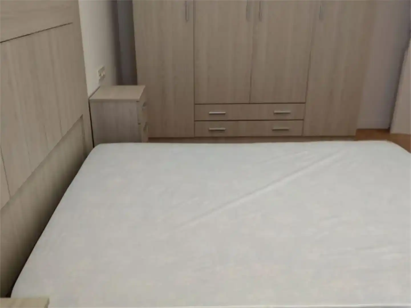 Bedroom of Flat for rent in  Granada Capital  with Air Conditioner and Balcony