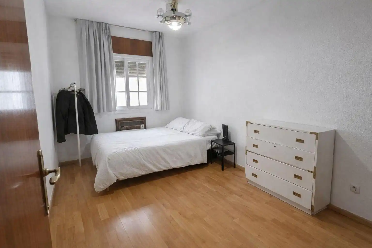 Bedroom of Attic for sale in Sevilla  with Air Conditioner and Terrace