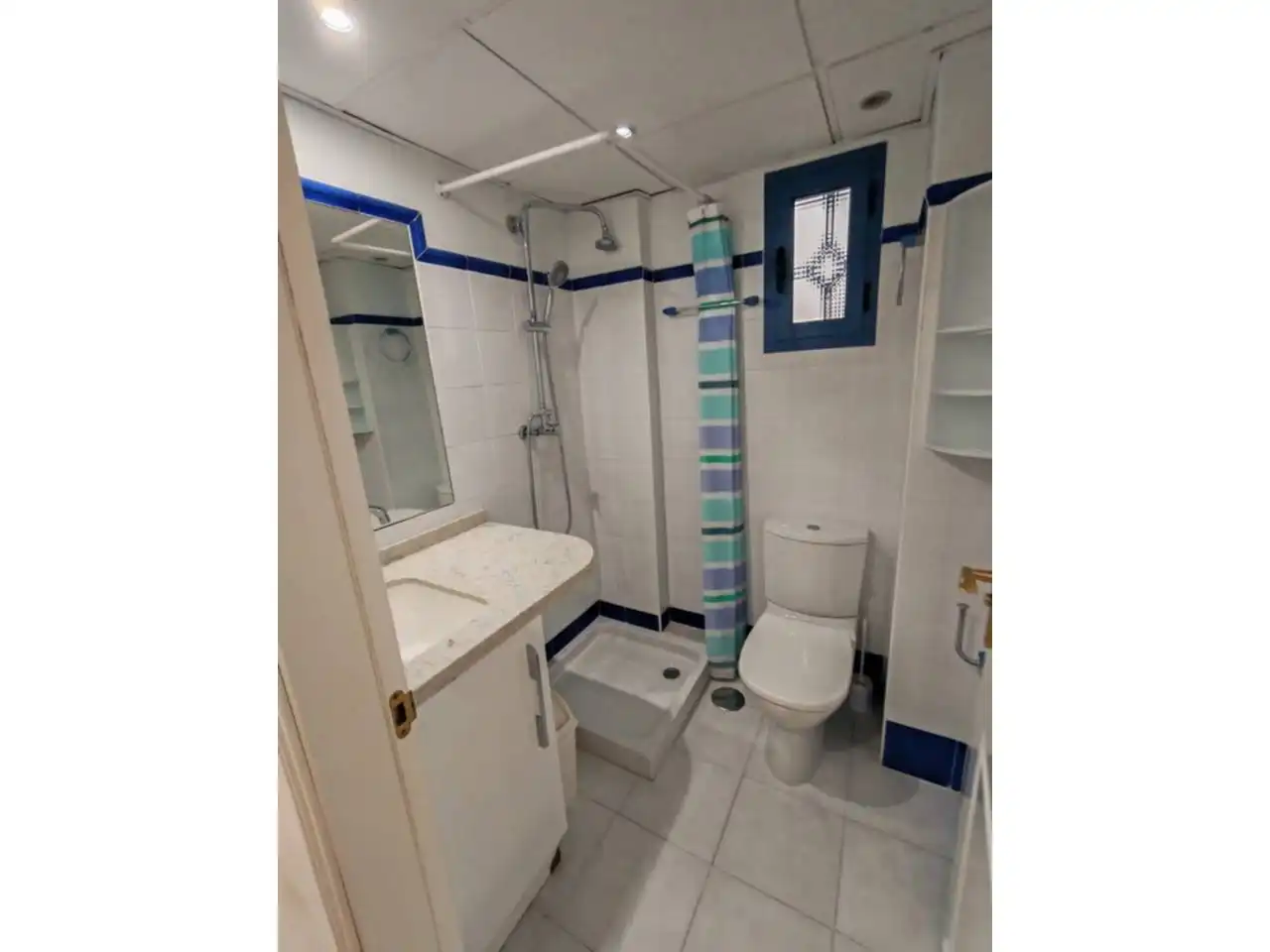 Badezimmer von Wohnungen zum Verkauf in Almuñécar mit Klimaanlage, Terrasse und Abstellraum