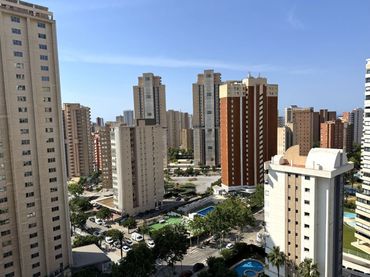 Appartement compact avec piscine à vendre à Levante Alto