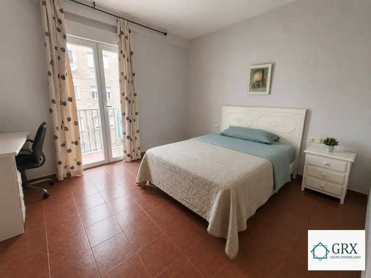 Schlafzimmer von Wohnung zur Miete in Granada mit Klimaanlage, Heizung und Terrasse