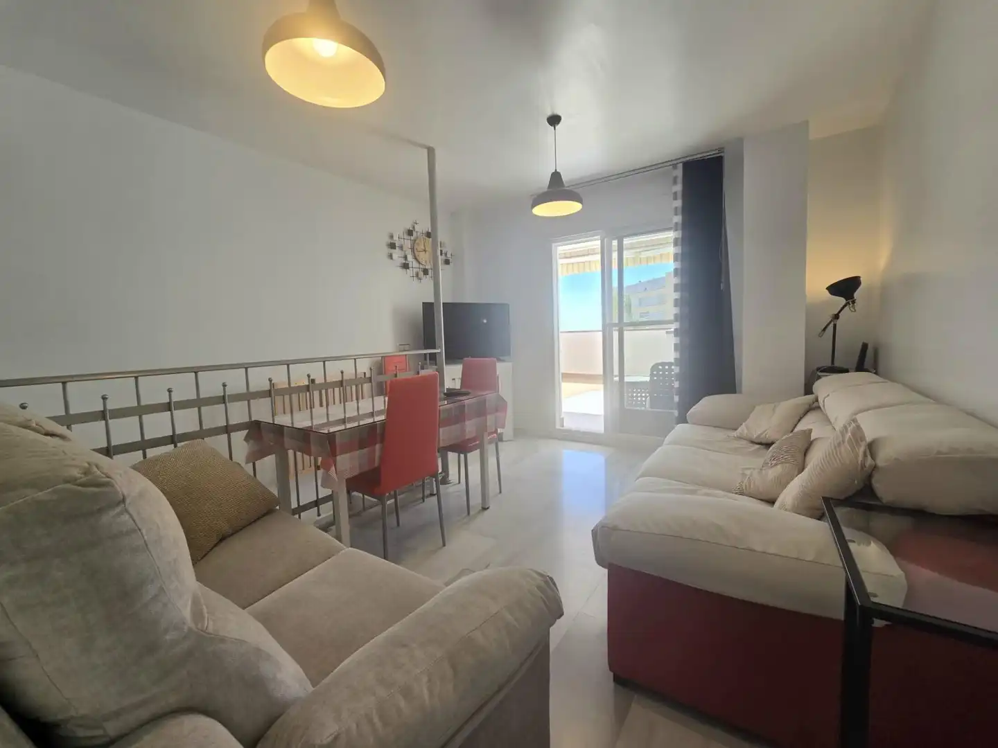 Wohnzimmer von Maisonette zum Verkauf in Torremolinos mit Klimaanlage, Privatgarten und Terrasse