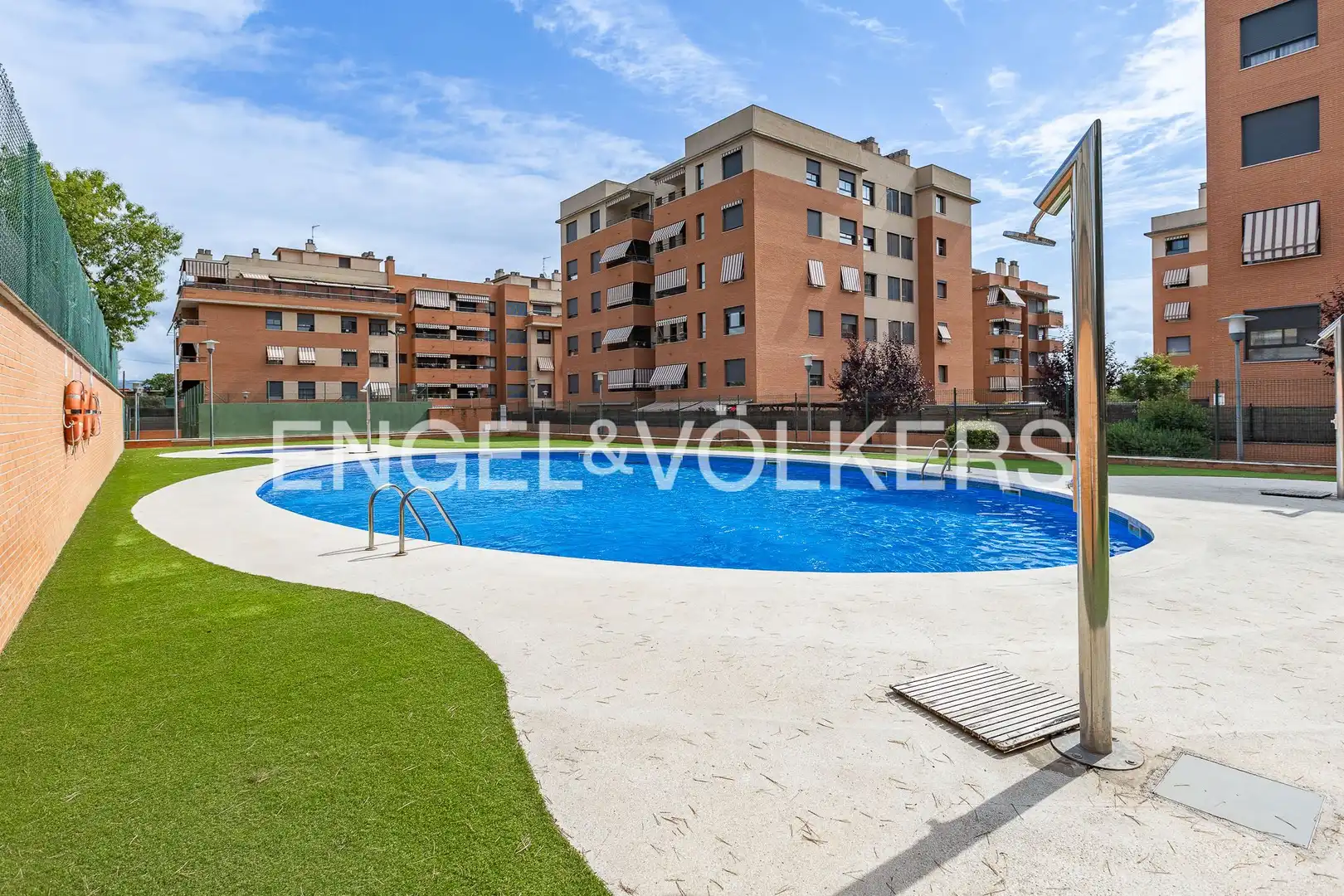 Piscina de Piso en venta en Sabadell con Aire acondicionado, Calefacción y Jardín privado
