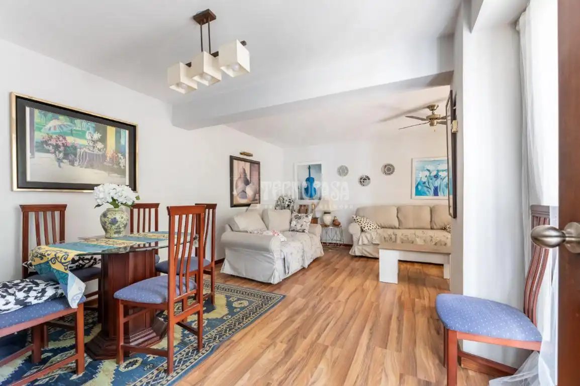 Sala de estar de Casa adosada en venta en Las Rozas de Madrid con Aire acondicionado, Calefacción y Terraza