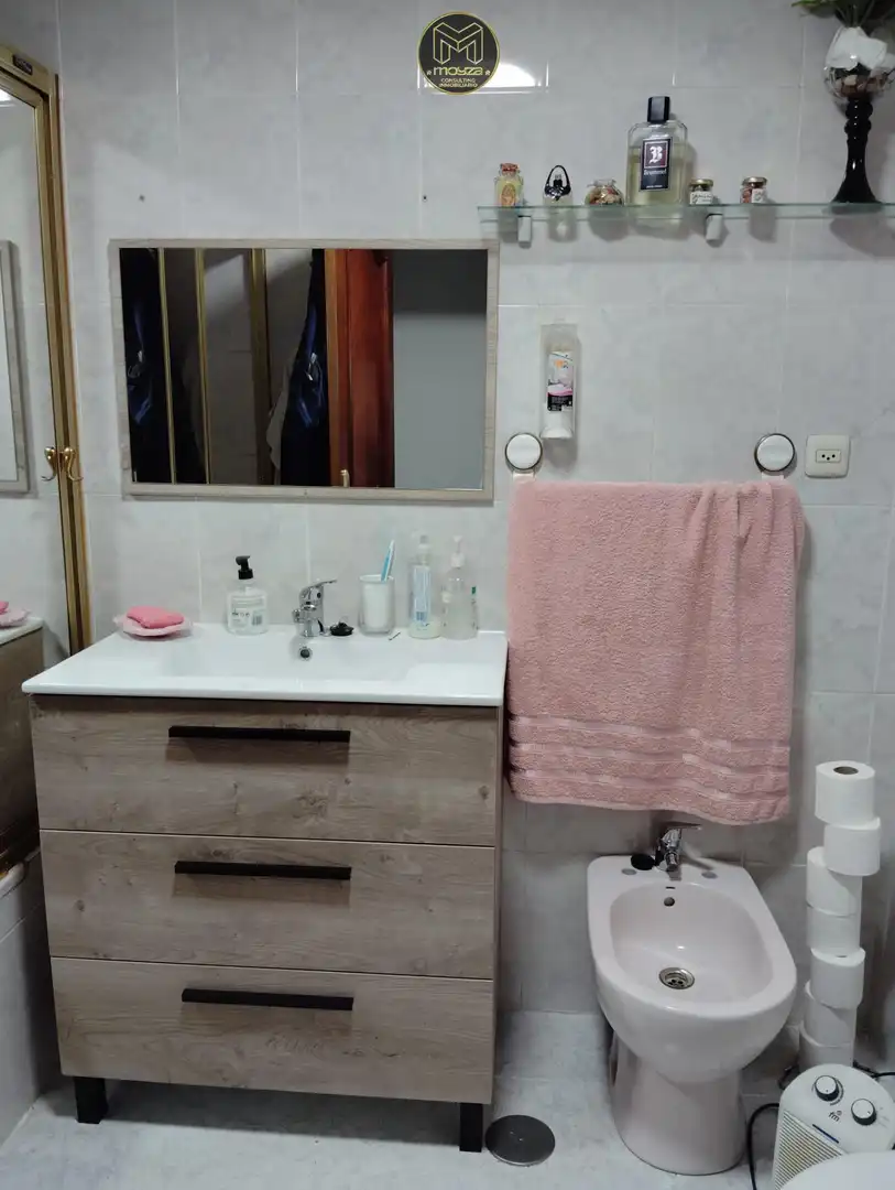 Badezimmer von Erdgeschoss zum Verkauf in Jaén mit Terrasse