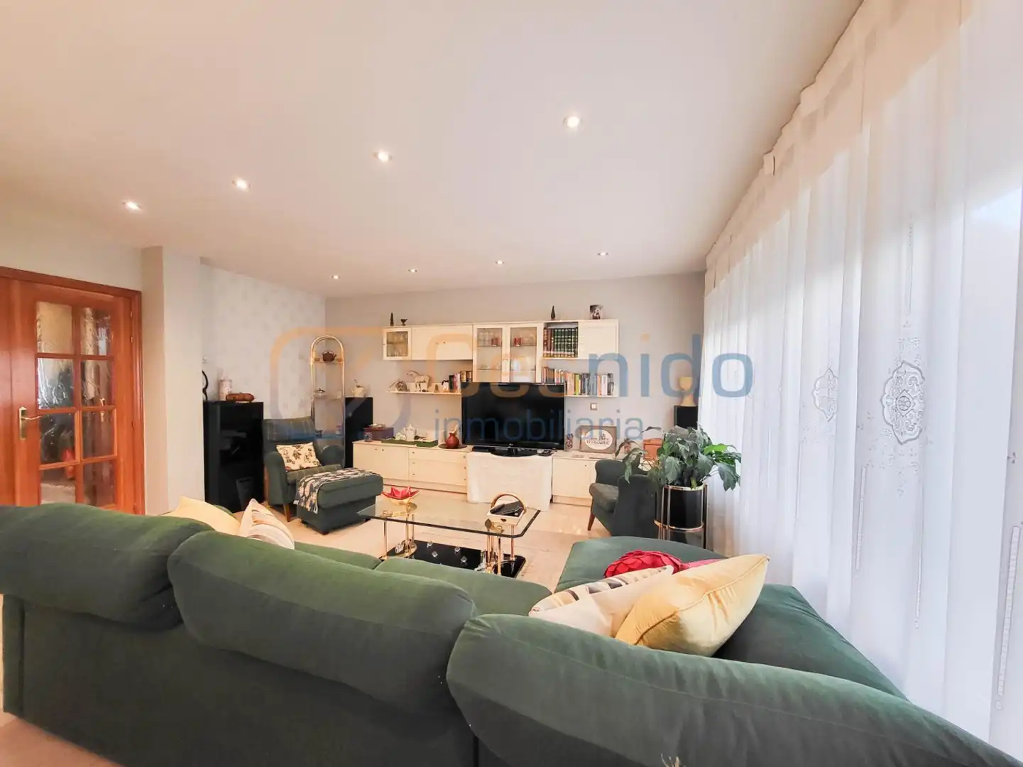 Sala de estar de Casa adosada en venta en Segovia con Calefacción, Parquet y Trastero