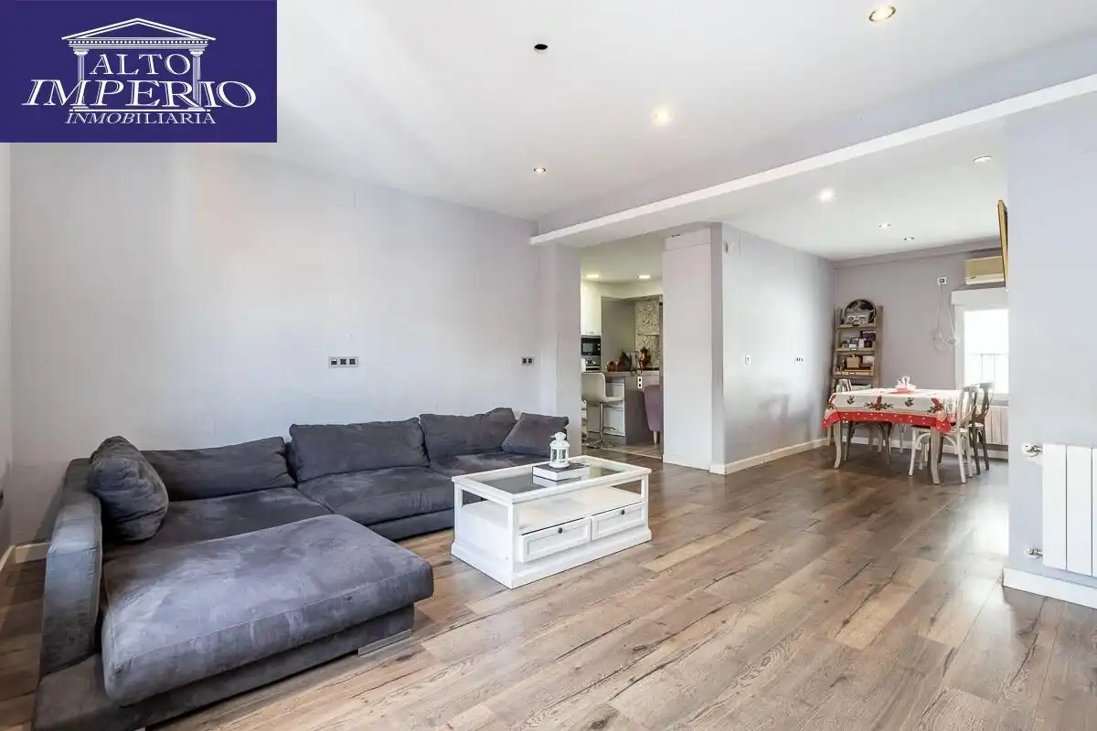 Penthouse mit Aufzug zum Verkauf in Calle SAN ISIDORO 5, imagen 3