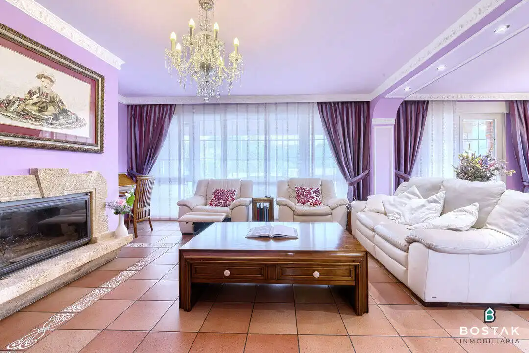 Sala d'estar de Casa o xalet en venda en Barrika amb Calefacció, Jardí privat i Terrassa