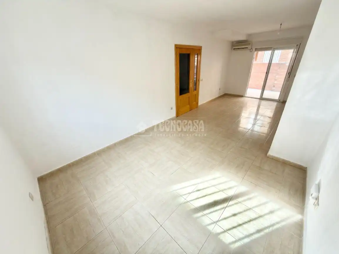 Sala de estar de Casa adosada en venta en Valdeaveruelo con Aire acondicionado, Calefacción y Balcón