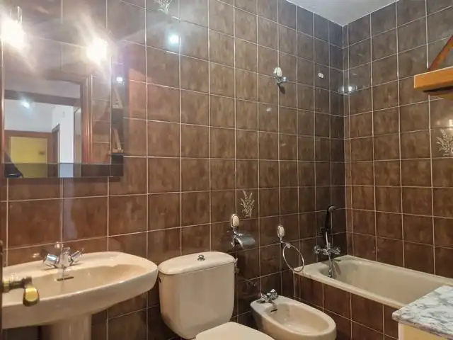 Baño de Piso en venta en Teo con Calefacción, Parquet y Trastero
