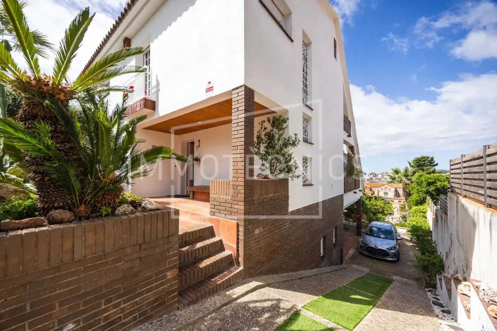 Vista exterior de Casa o xalet en venda en Canet de Mar amb Calefacció, Jardí privat i Terrassa