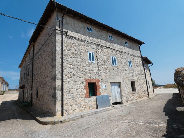 Vista exterior de Casa o xalet en venda en Valle de las Navas amb Jardí privat i Moblat