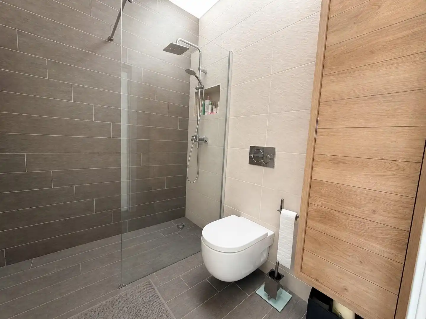Bathroom of Houses for sale in Badalona  with Air Conditioner, Heating and Parquet flooring