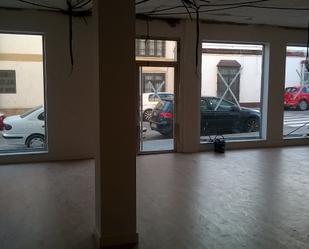 Premises to rent in San Fernando