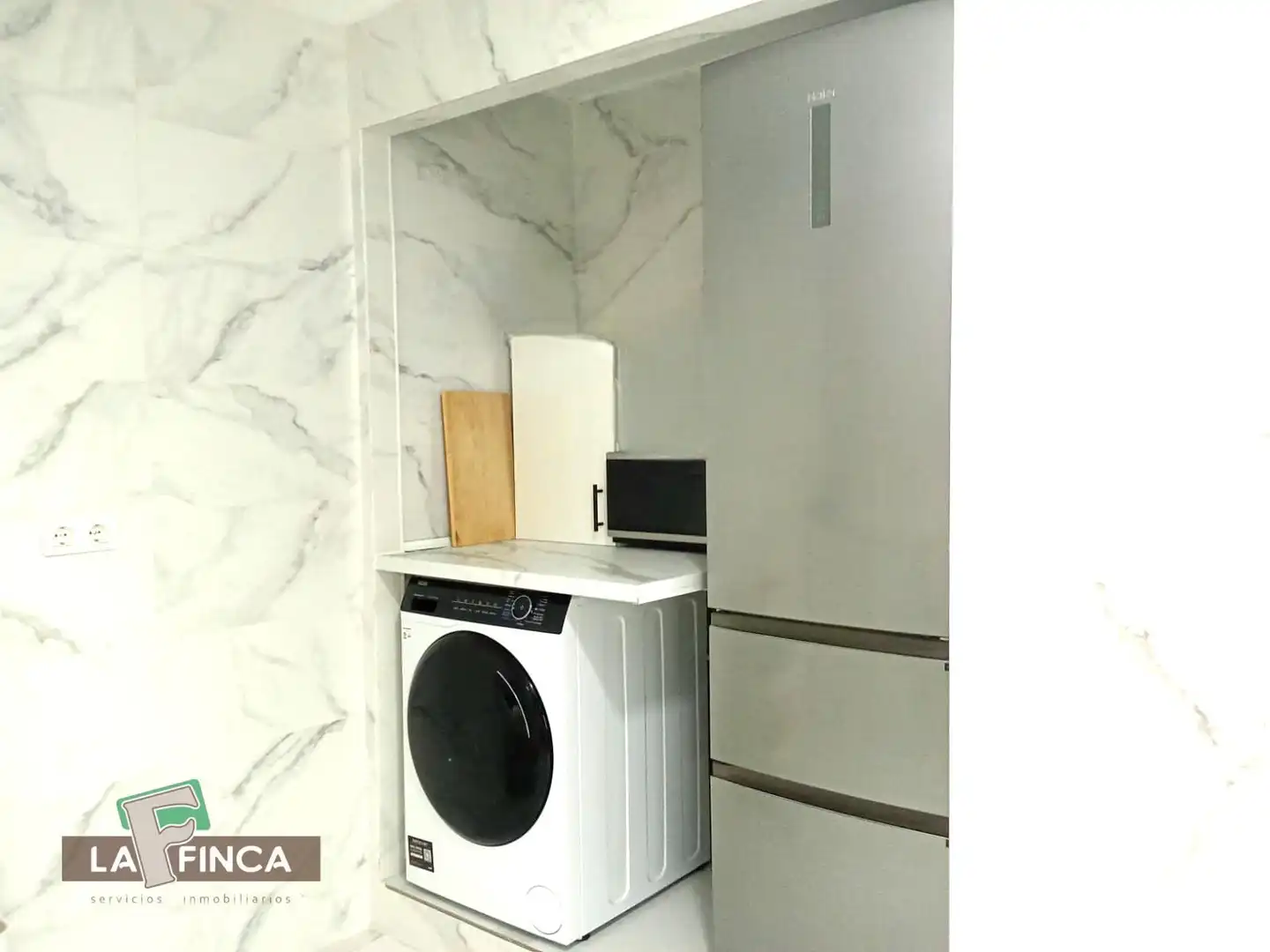 Bathroom of Flat for sale in Oviedo   with Heating and Furnished