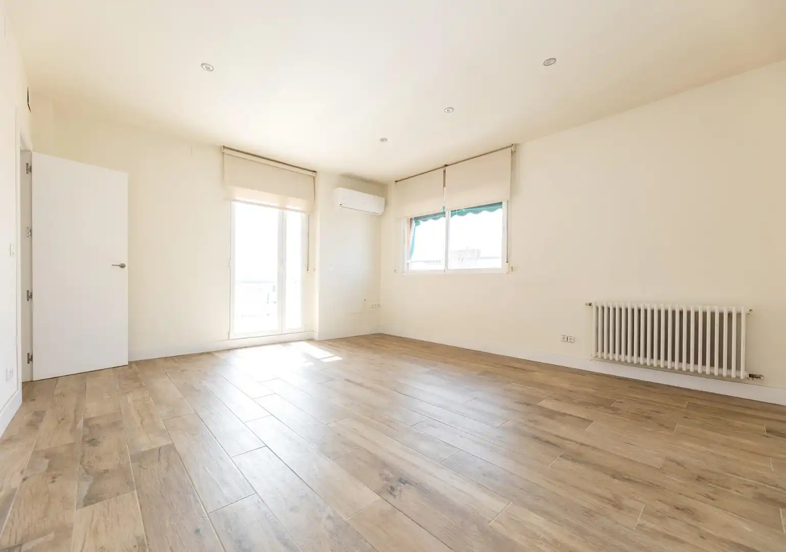 Sala de estar de Ático en venta en Granada con Aire acondicionado, Calefacción y Terraza