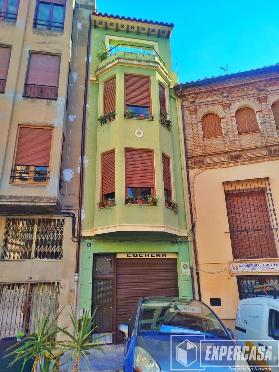 Vista exterior de Edifici en venda en Segorbe