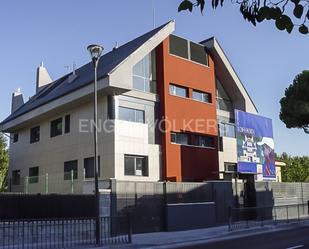 Vista exterior de Casa adosada de lloguer en Pozuelo de Alarcón amb Aire condicionat, Terrassa i Piscina