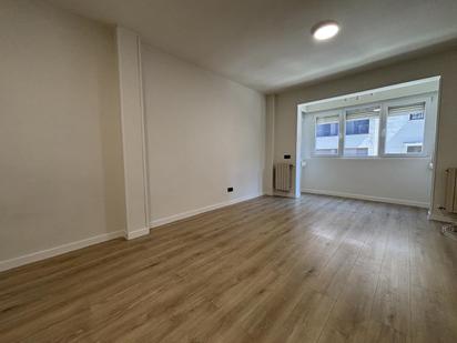 Bedroom of Flat to rent in  Madrid Capital  with Air Conditioner, Heating and Terrace