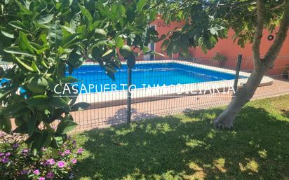 Jardí de Casa o xalet de lloguer en El Puerto de Santa María amb Aire condicionat i Piscina