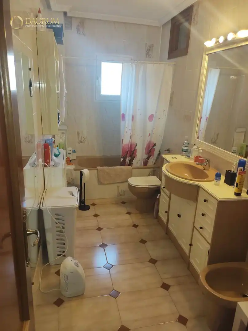 Badezimmer von Maisonette zum Verkauf in Coslada mit Klimaanlage, Heizung und Terrasse