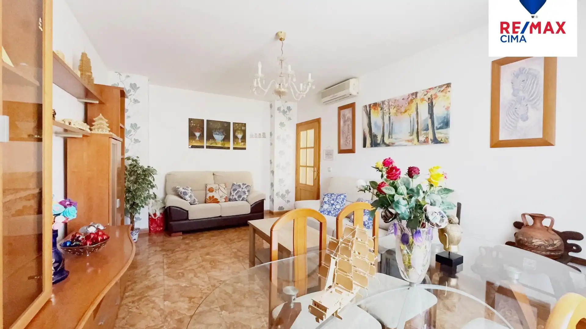 Sala de estar de Casa adosada en venta en Zújar con Terraza