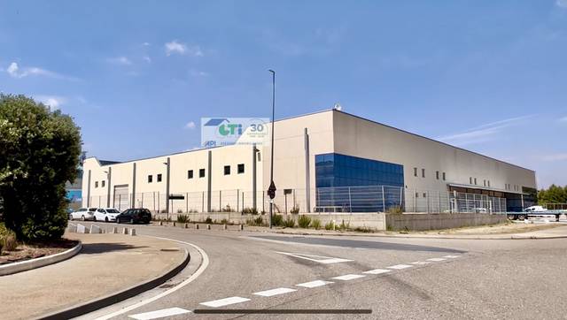Nave industrial en Alquiler en C/ BURTINA / TARRACA 2, PARCELA ALI 14.1 en Garrapinillos