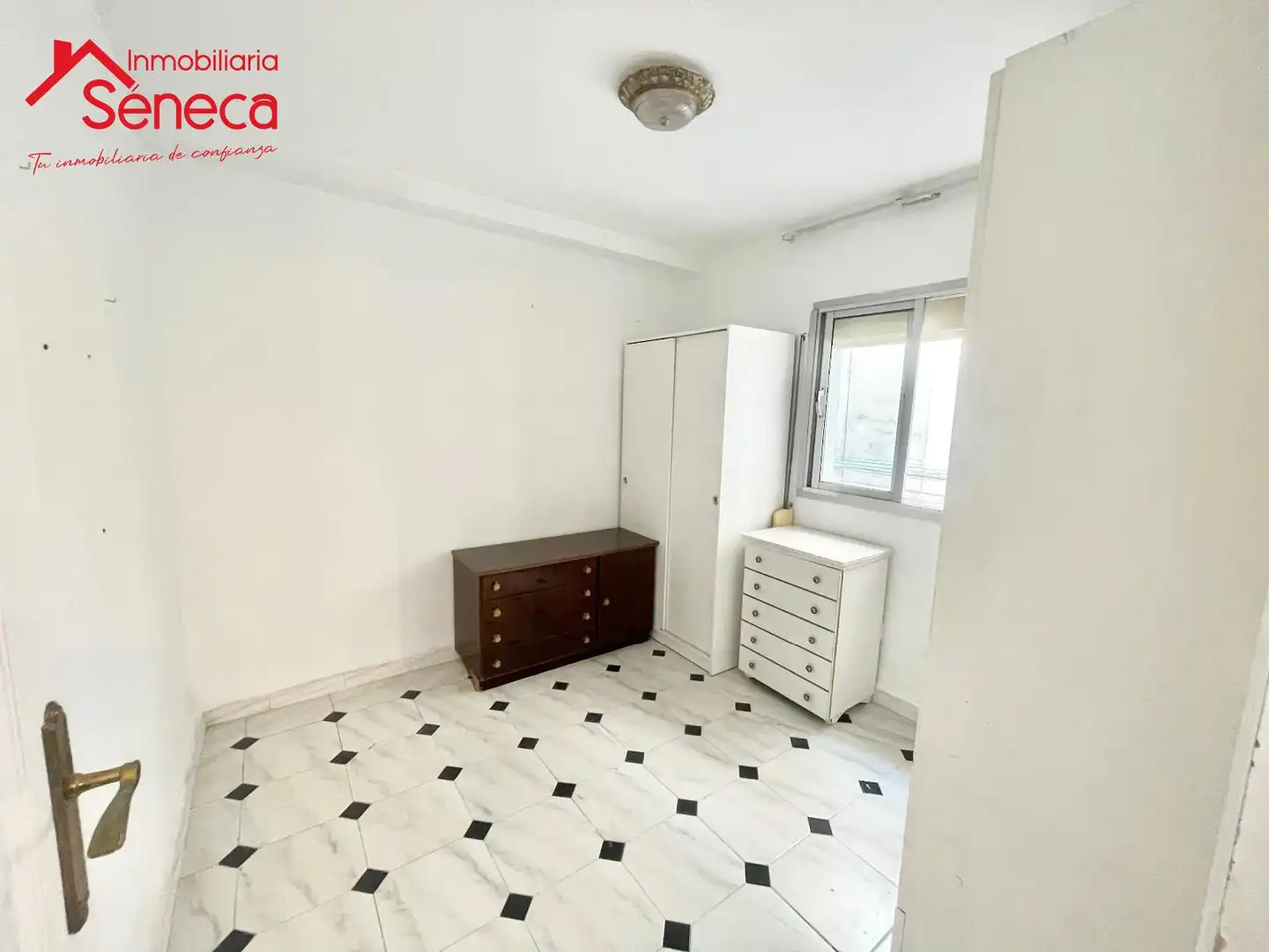 Bedroom of Flat for sale in Córdoba  with Air Conditioner