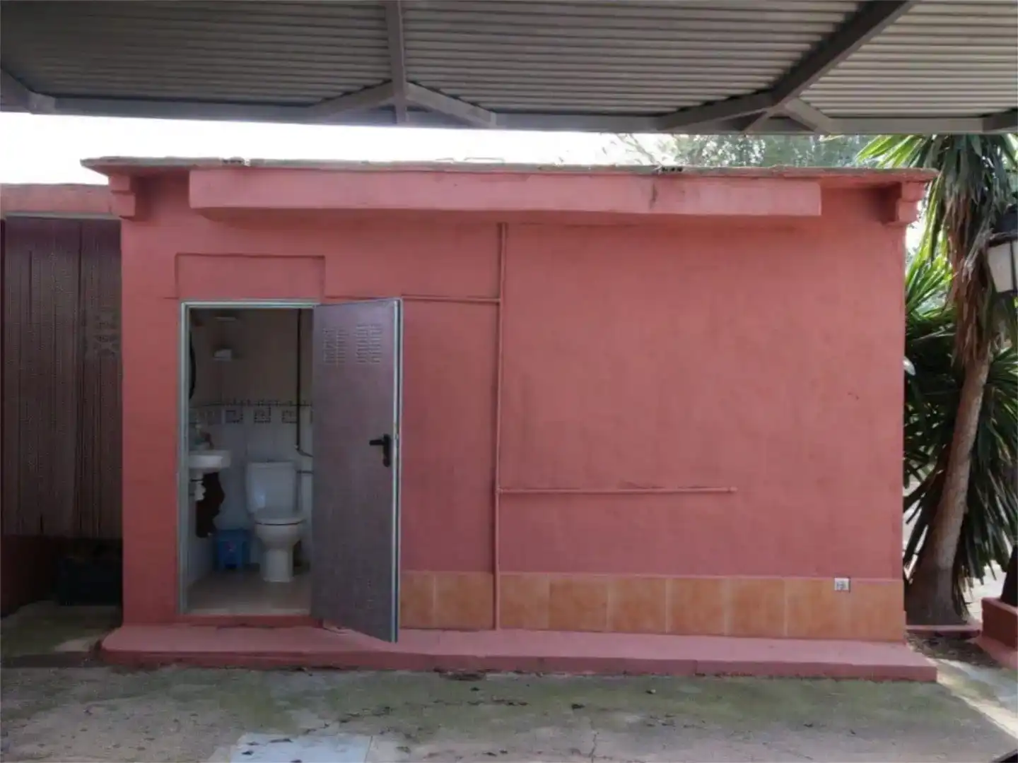 Vista exterior de Casa o chalet en venta en Montserrat con Aire acondicionado y Piscina
