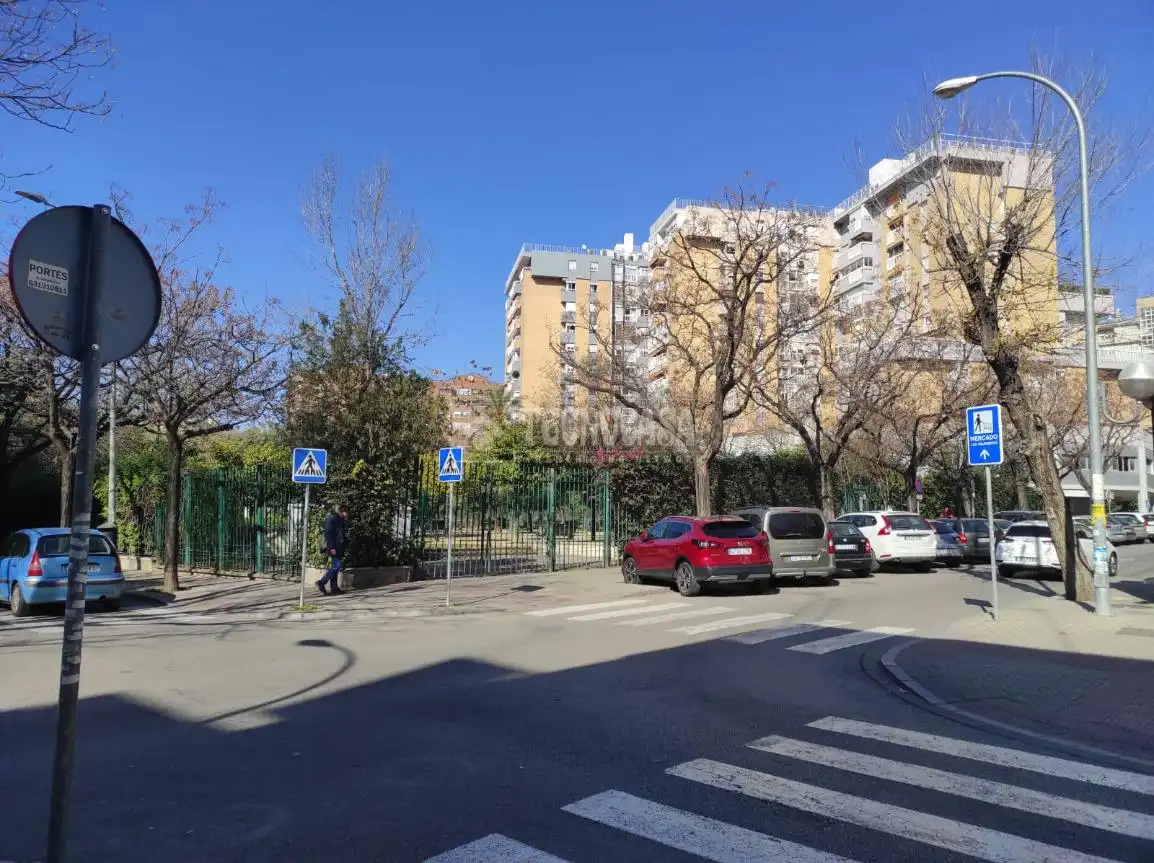 Vista exterior de Garatge en venda en Sevilla