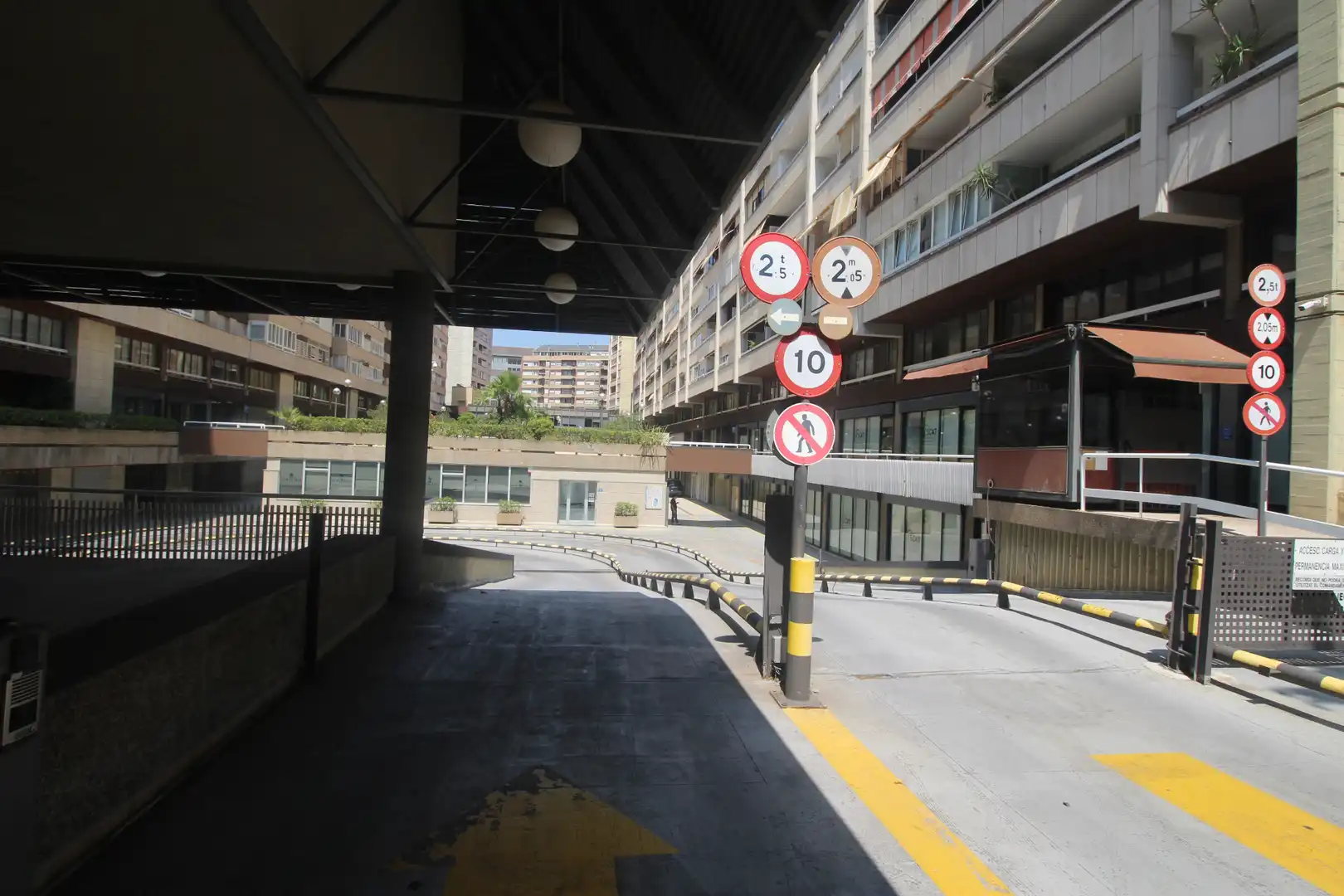 Einzelparkplatz mit Aufzug zum Verkauf in Carrer de València 3, imagen 2
