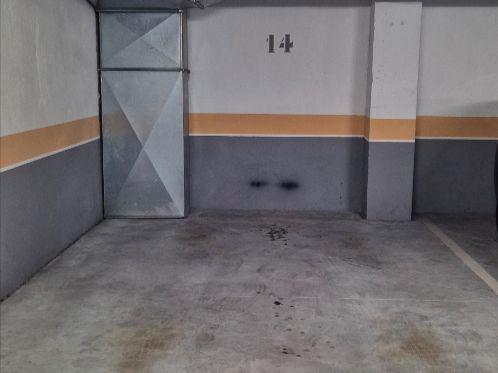 Photo 1 of Garage to rent in Calle Pérez de la Sala, 15, Auditorio - Seminario - Parque de Invierno, Asturias