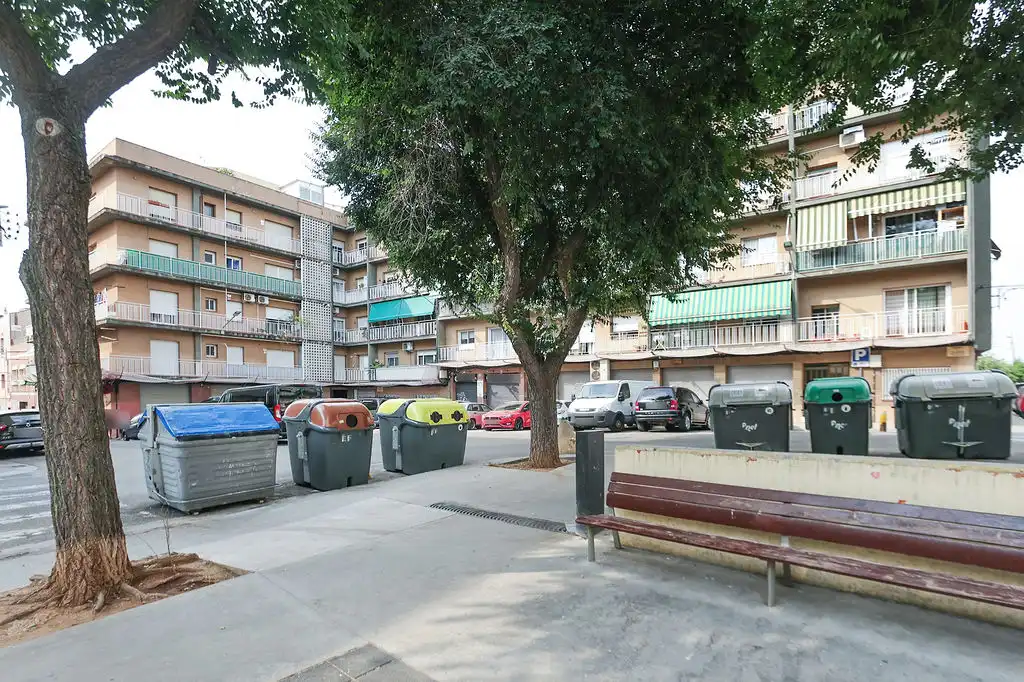 Vista exterior de Piso en venta en Sabadell