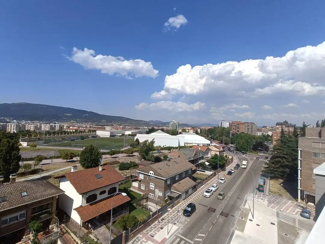 Vista exterior de Pis de lloguer en  Pamplona / Iruña amb Calefacció i Terrassa