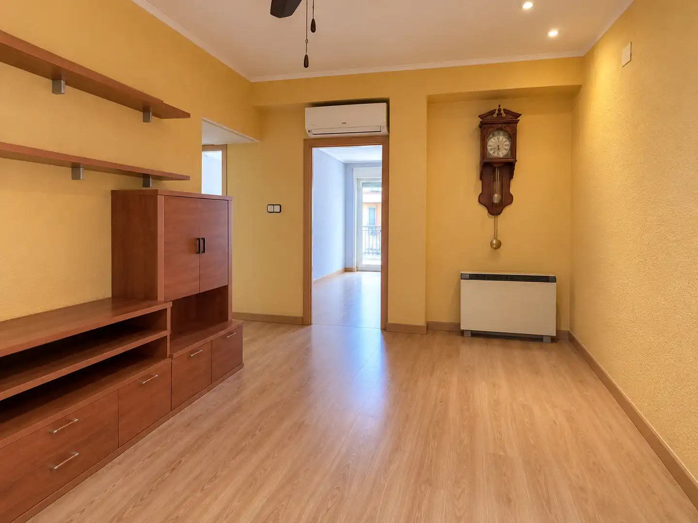 Flat with terrace for sale in Calle de Pedro Laborde, imagen 4