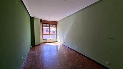 Foto 2 de Piso en venta en Ricardo Montes , Ciudad Naranco - Prados de La Fuente, Oviedo